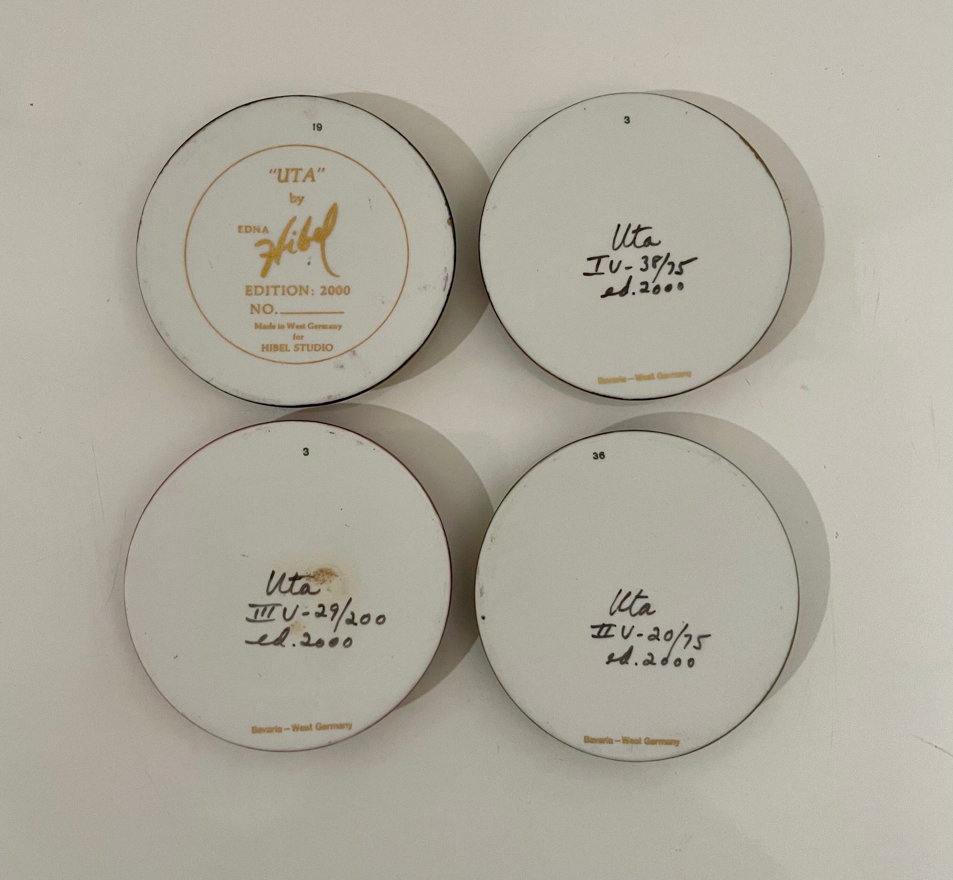 Paperweights Edna Hibel "Uta" Geisha Edition 2000