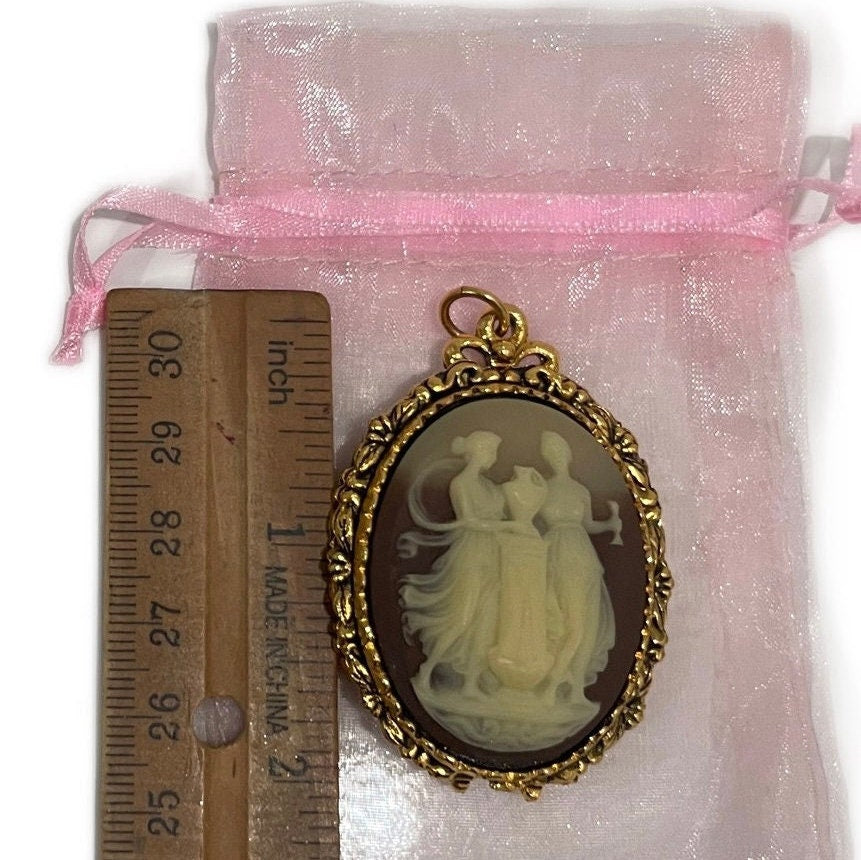 Vintage Cameo Ladies Pendant with Solid Perfume Inside